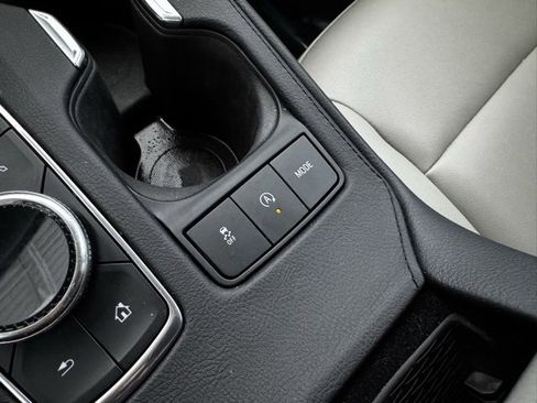 Used 2020 Cadillac XT4 Luxury w/ Cold Weather Package image 22