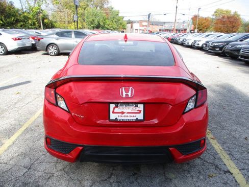 Used 2019 Honda Civic EX image 10