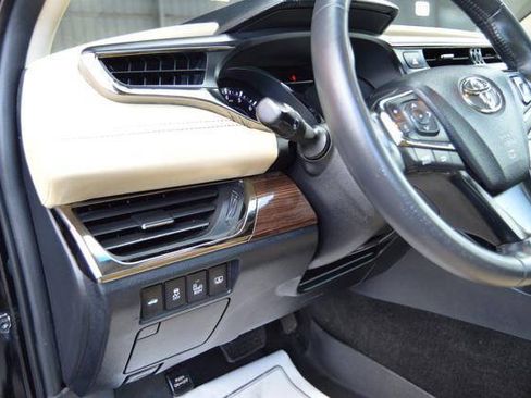 Used 2013 Toyota Avalon Limited FWD image 28
