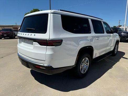 Used 2024 Jeep Wagoneer L 4WD w/ Convenience Group I image 4