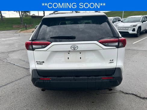 Used 2019 Toyota RAV4 LE AWD/4WD image 8