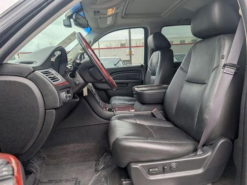 Used 2013 Cadillac Escalade Luxury image 7