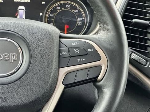 Used 2016 Jeep Cherokee Limited image 9