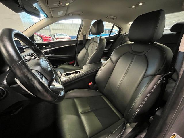 Used 2025 Genesis G70 2.5T RWD image 21