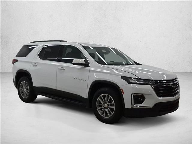 Used 2023 Chevrolet Traverse LT FWD image 2
