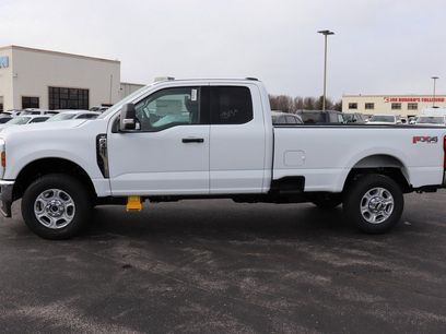 New 2026 Ford F350 XLT w/ FX4 Off-Road Package