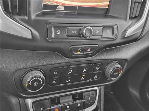 Used 2024 GMC Terrain SLE image 15