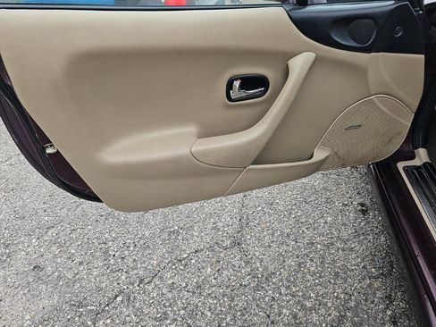 Used 2000 MAZDA MX-5 Miata image 12