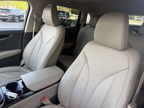Certified 2022 Lincoln Nautilus FWD w/ Premium Package image 16