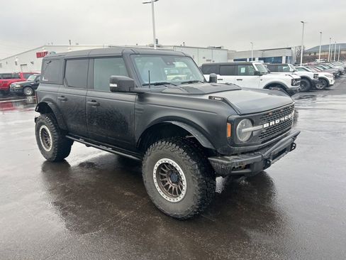 Used 2023 Ford Bronco Wildtrak image 10