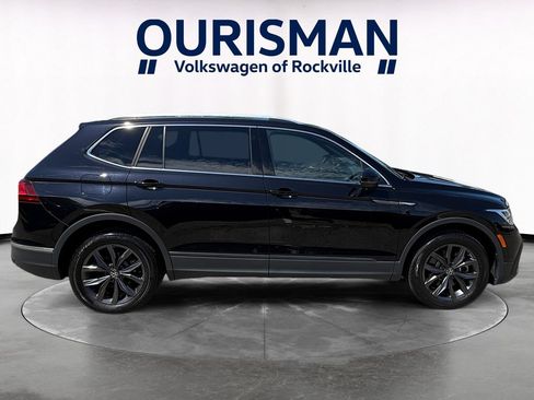 Used 2023 Volkswagen Tiguan SE w/ Panoramic Sunroof Package AWD/4WD image 7