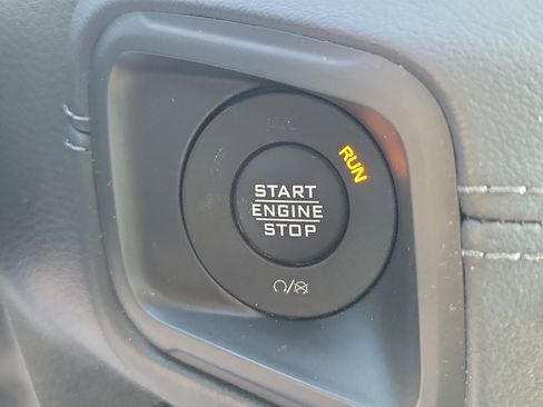 Used 2024 Jeep Wrangler Sahara w/ Technology Group AWD/4WD image 29