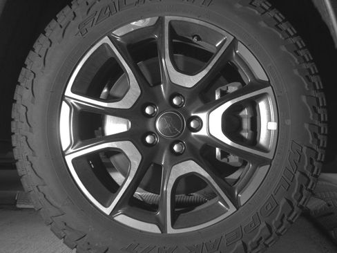 Used 2025 Jeep Compass Trailhawk image 13