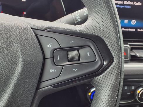 Used 2025 Chevrolet TrailBlazer LT AWD/4WD image 16