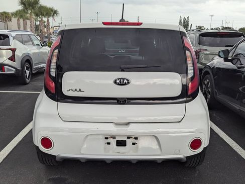 Used 2018 Kia Soul + FWD image 5