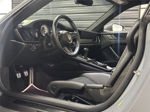 Used 2023 Porsche 911 GT3 RWD image 15