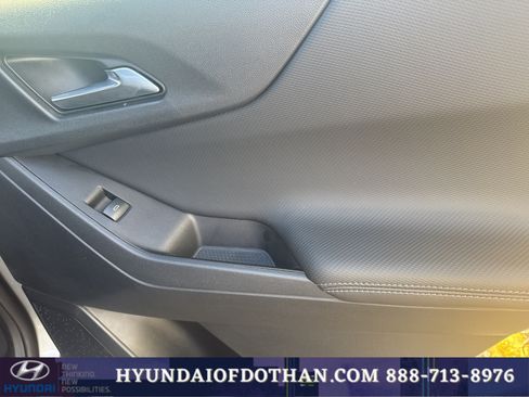 Used 2026 Chevrolet Equinox LT FWD image 15