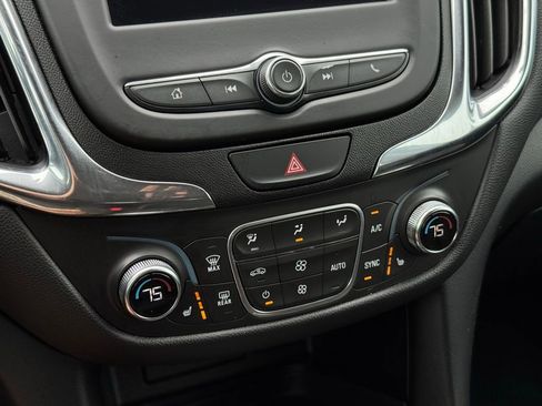 Used 2020 Chevrolet Equinox LT image 29