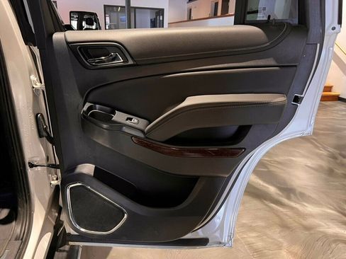 Used 2020 GMC Yukon SLT w/ Premium Edition image 29