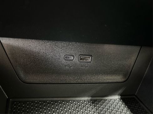 Used 2026 Chevrolet Equinox LT FWD image 32