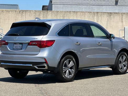 Used 2017 Acura MDX FWD image 2