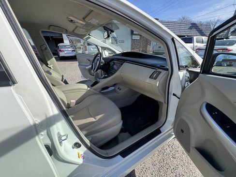 Used 2010 Toyota Prius Four image 59