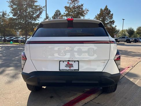 Used 2025 Hyundai Kona SEL image 7