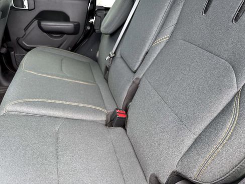 Used 2024 Jeep Wrangler Unlimited AWD/4WD image 7