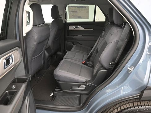 New 2026 Ford Explorer Active RWD image 18