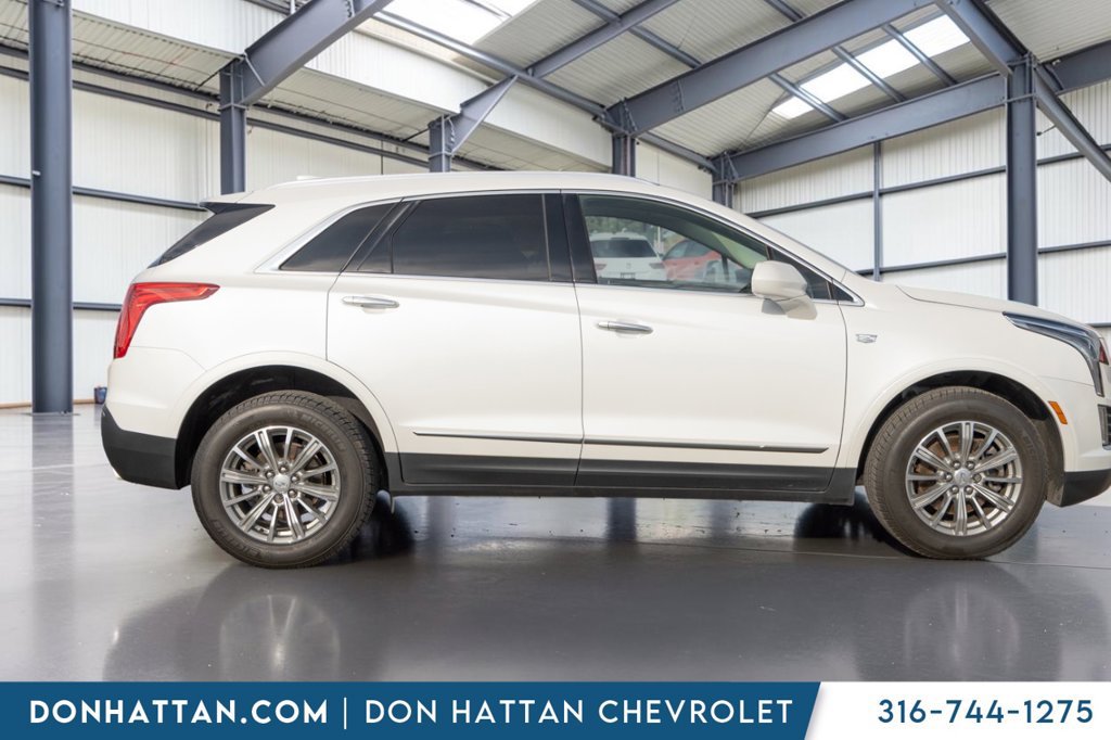 Used 2017 Cadillac XT5 Luxury w/ Driver Awareness Package FWD image 28