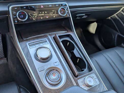 Used 2024 Genesis GV80 2.5T image 16