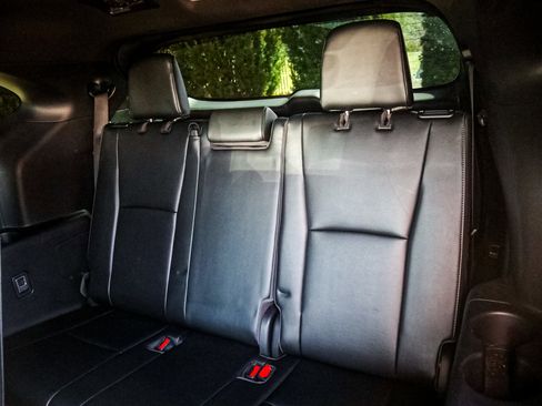 Used 2021 Toyota Highlander XSE image 9