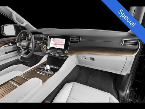 Used 2024 Jeep Wagoneer L Series II w/ Flexible Seating Group image 30