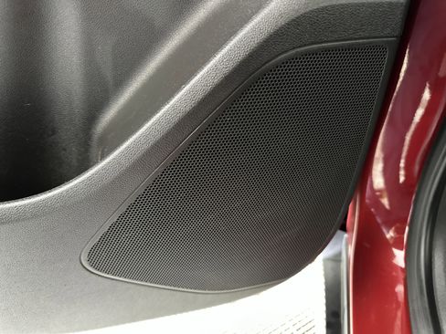 Used 2022 Chevrolet Bolt EUV LT w/ Comfort Package image 61