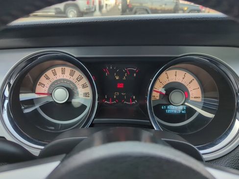 Used 2012 Ford Mustang Premium image 18