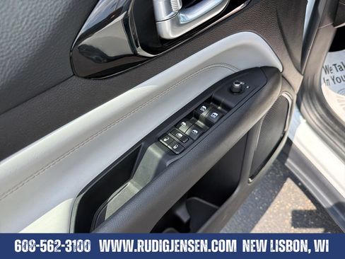 Used 2025 Jeep Compass Limited AWD/4WD image 11