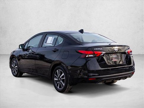 Used 2022 Nissan Versa SV image 7