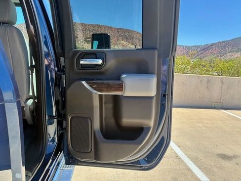 Used 2020 GMC Sierra 2500 SLE w/ SLE Value Package; AWD/4WD image 18