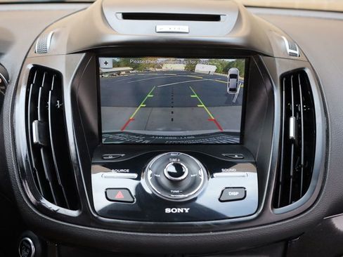 Used 2017 Ford Escape Titanium image 38