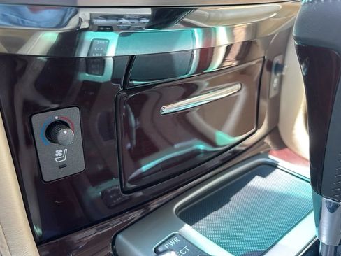 Used 2013 Lexus LX 570 4WD w/ Luxury Pkg image 16