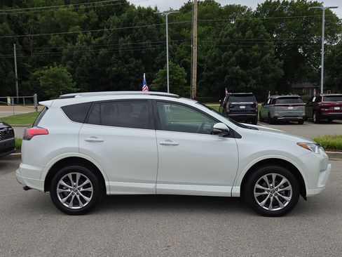 Used 2018 Toyota RAV4 Platinum AWD/4WD image 2