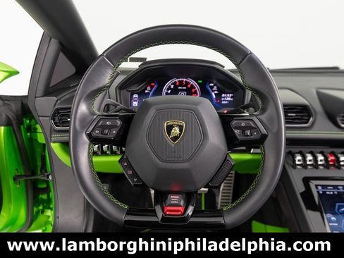 Used 2021 Lamborghini Huracan EVO image 20