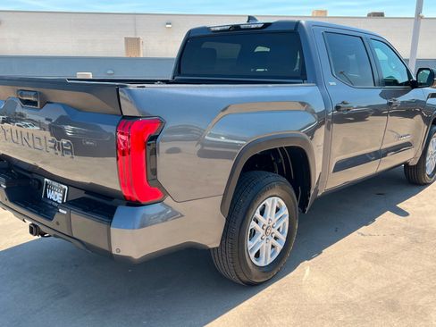 Used 2025 Toyota Tundra SR5 w/ SR5 Convenience Package AWD/4WD image 6