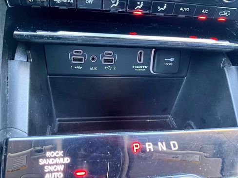 Used 2023 Jeep Grand Cherokee 4WD 4xe image 27
