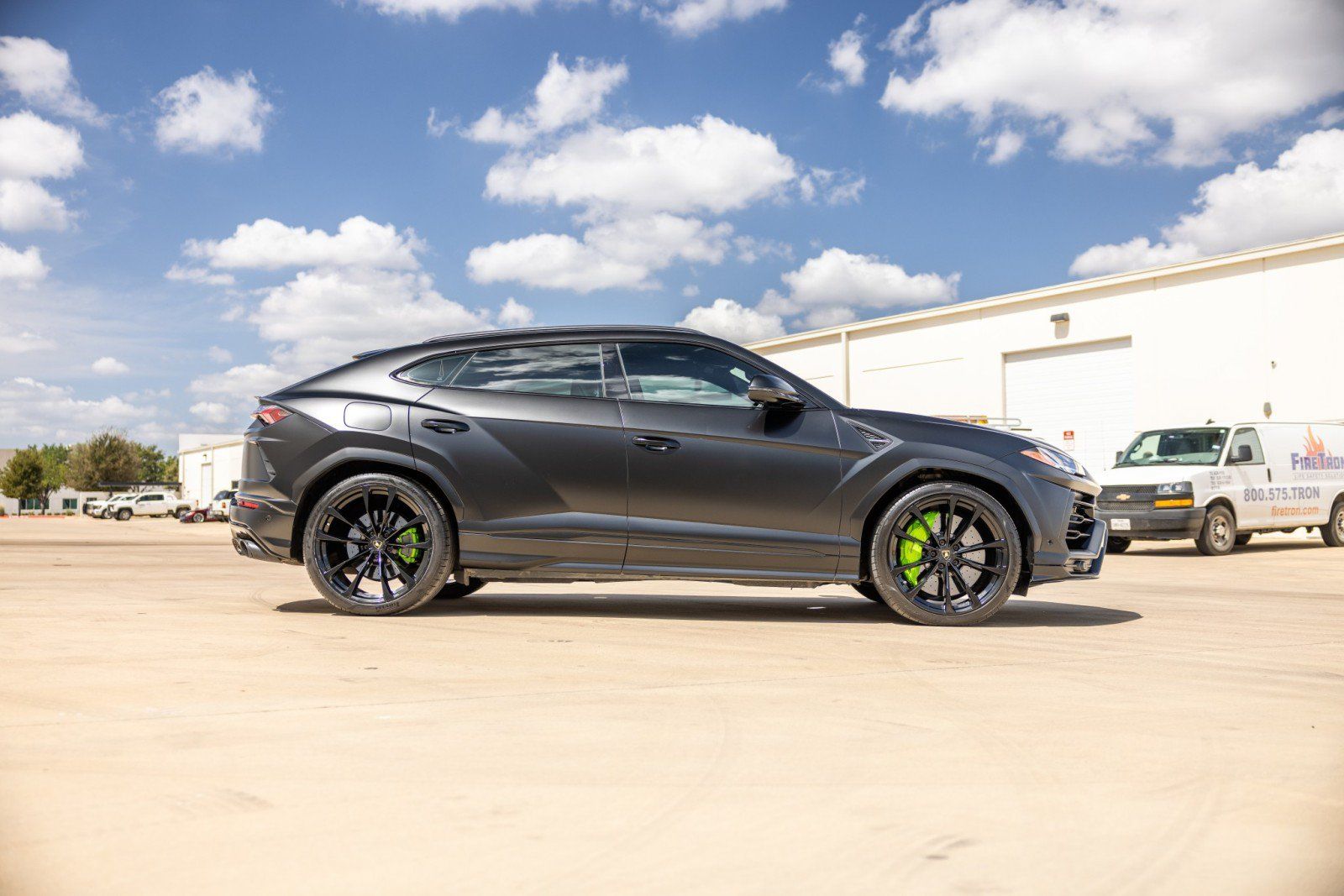 Used 2022 Lamborghini Urus AWD/4WD image 3