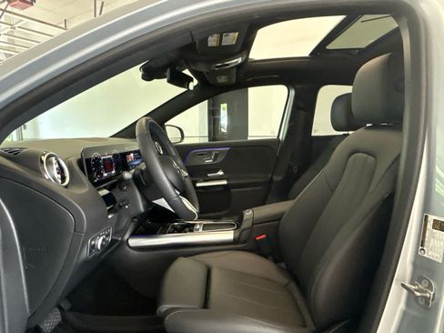 Used 2025 Mercedes-Benz GLA 250 4MATIC image 11