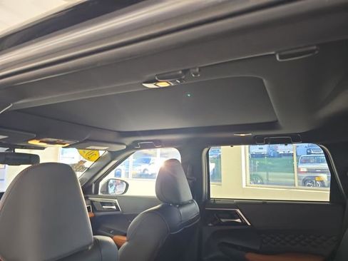 Used 2024 Mitsubishi Outlander SEL image 13