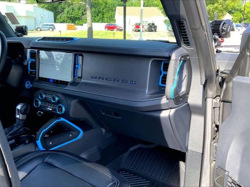 Used 2025 Ford Bronco Badlands AWD/4WD image 18