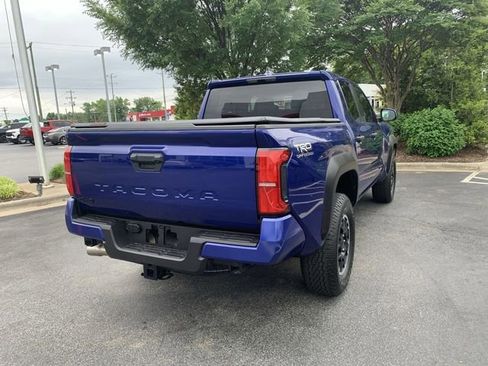 Certified 2025 Toyota Tacoma TRD Off-Road AWD/4WD image 8
