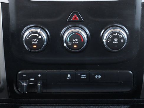 Used 2017 RAM 2500 SLT image 27